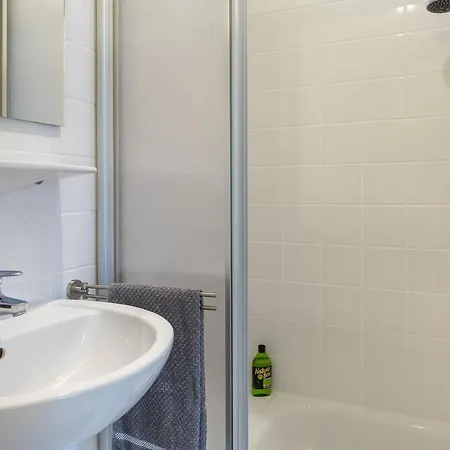 Appartamento In Zentraler Lage Mit Parkplatz - Nah An Gop, Kliniken, Bali-therme *