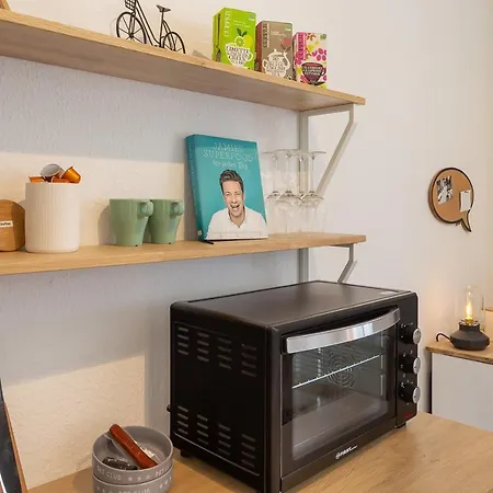 In Zentraler Lage Mit Parkplatz - Nah An Gop, Kliniken, Bali-therme