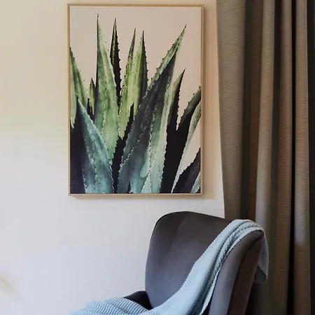 In Zentraler Lage Mit Parkplatz - Nah An Gop, Kliniken, Bali-therme