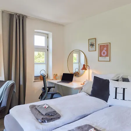 In Zentraler Lage Mit Parkplatz - Nah An Gop, Kliniken, Bali-therme Appartamento