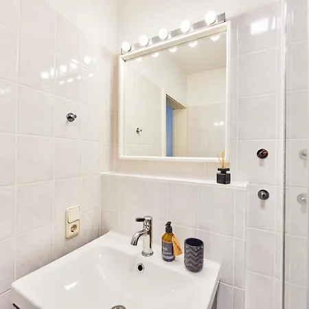 In Zentraler Lage Mit Parkplatz - Nah An Gop, Kliniken, Bali-therme * Bad Oeynhausen