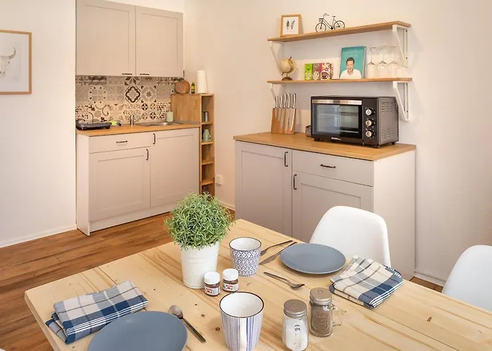 In Zentraler Lage Mit Parkplatz - Nah An Gop, Kliniken, Bali-therme * Bad Oeynhausen