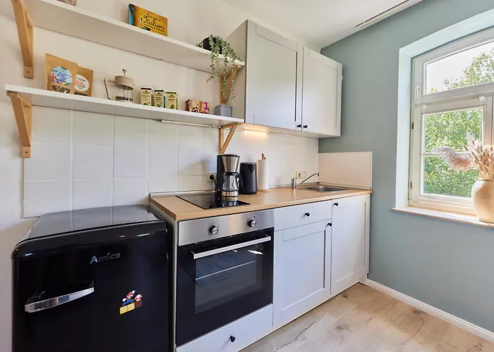 In Zentraler Lage Mit Parkplatz - Nah An Gop, Kliniken, Bali-therme Appartement *