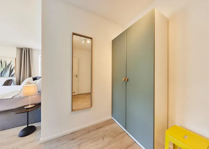 In Zentraler Lage Mit Parkplatz - Nah An Gop, Kliniken, Bali-therme *