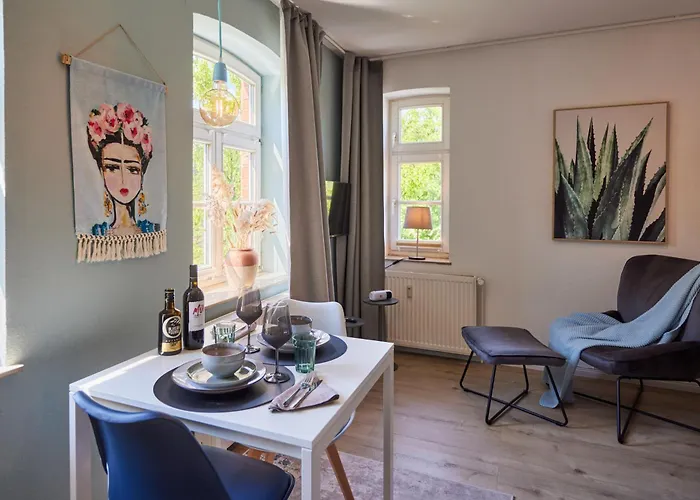 In Zentraler Lage Mit Parkplatz - Nah An Gop, Kliniken, Bali-therme * Bad Oeynhausen