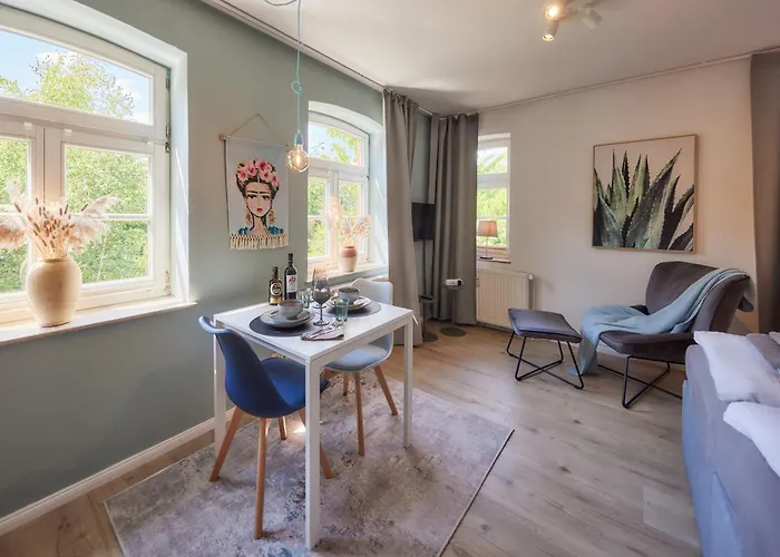 In Zentraler Lage Mit Parkplatz - Nah An Gop, Kliniken, Bali-therme Appartement *