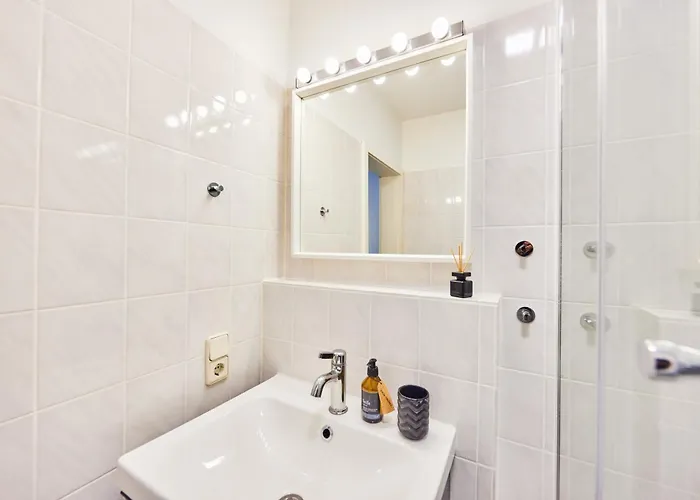 In Zentraler Lage Mit Parkplatz - Nah An Gop, Kliniken, Bali-therme * Bad Oeynhausen